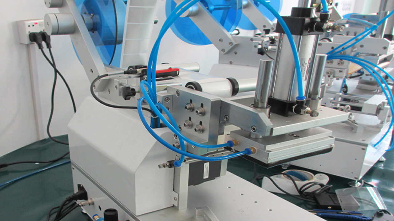 Tutposer Plastposemerkemaskin semiautomatisk for flat overflate