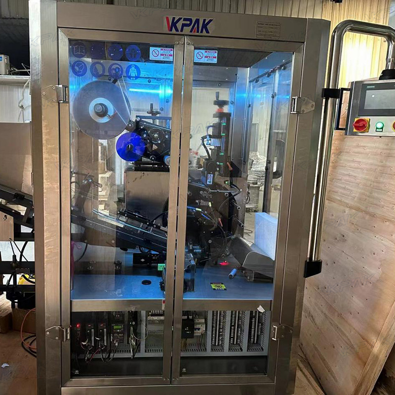 Automatisk merkemaskin for myke plastrør med rørmatingssystem