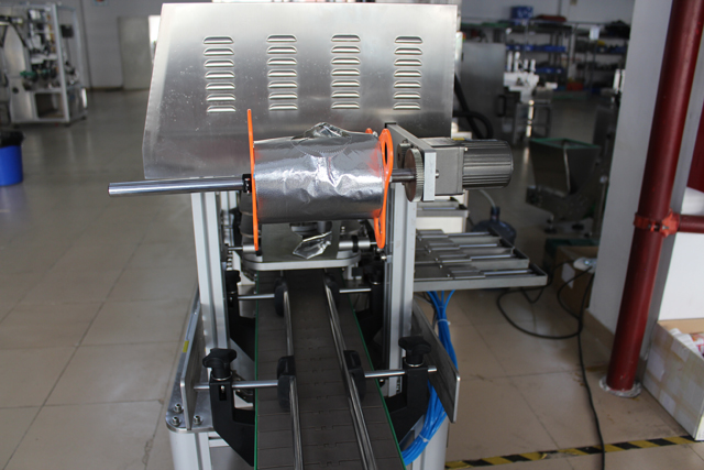 Forseglingsmaskin for glasskrukker (1).JPG