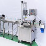 Automatisk inline skrulokkmaskin for plastflasker