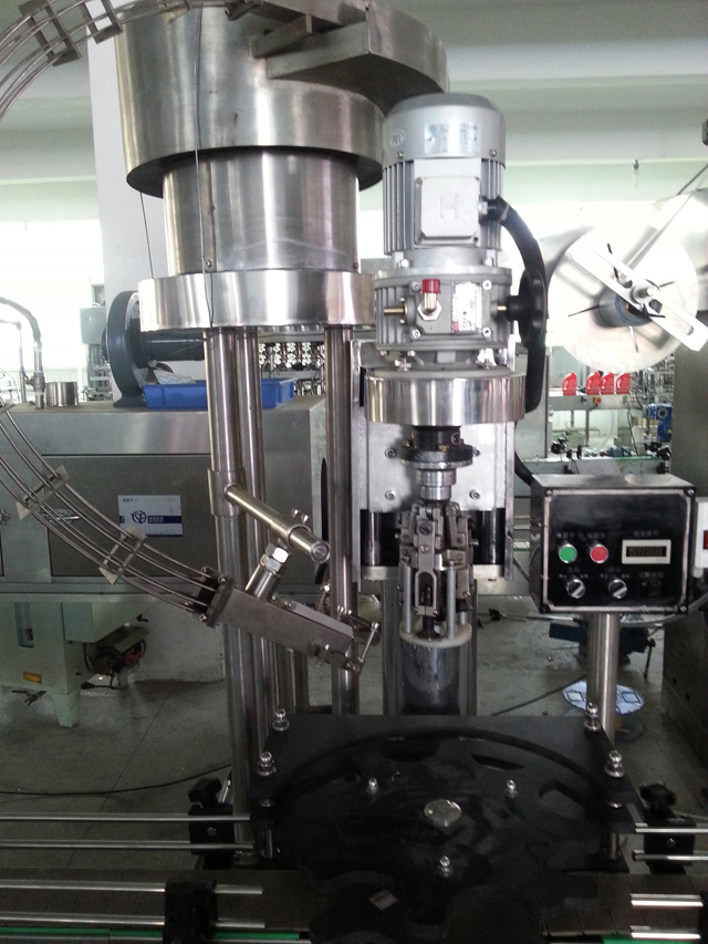 lokkemaskin for flasker.jpg