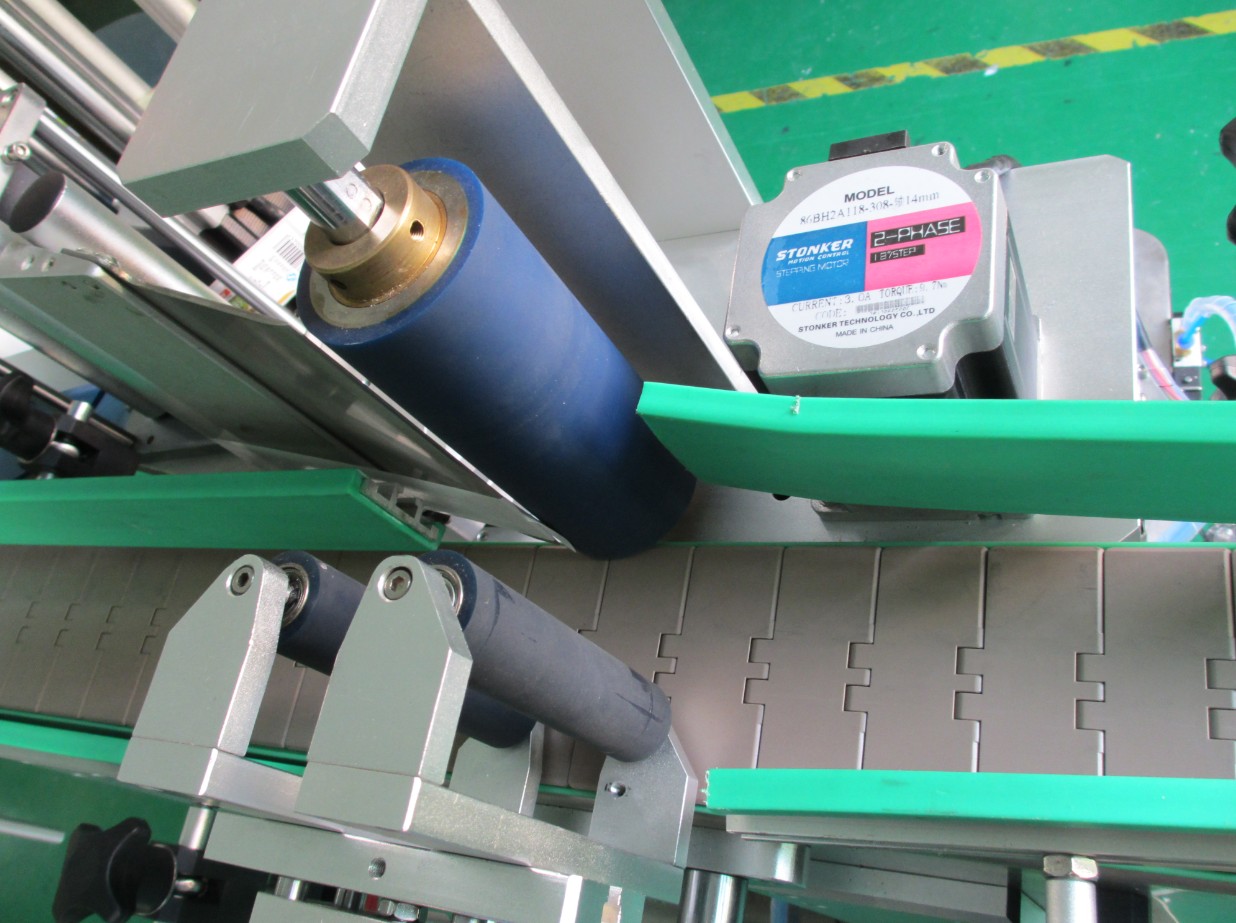 PLC controlling system bottle labeling machine MERKING AV UTSTYR FLASKER PLC2.jpg