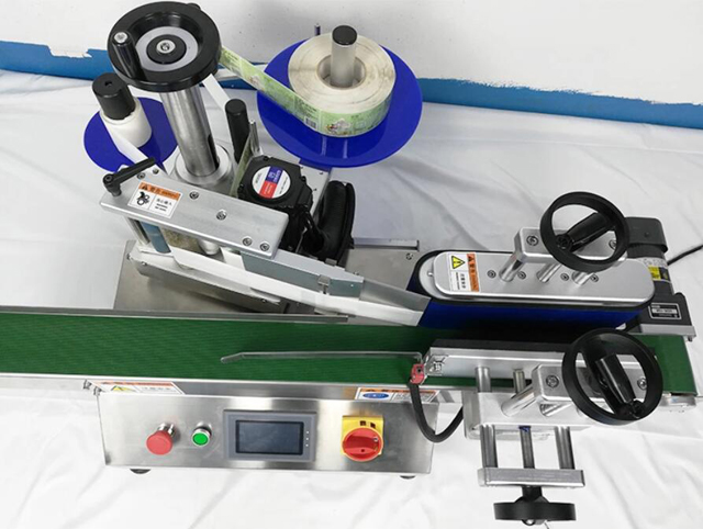 Merkemaskin for bordplater