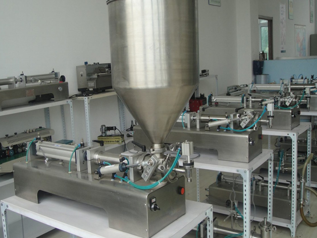 horizontal filling machine for both liquid and paste CREAM&LIQUID fyllemaskin.jpg