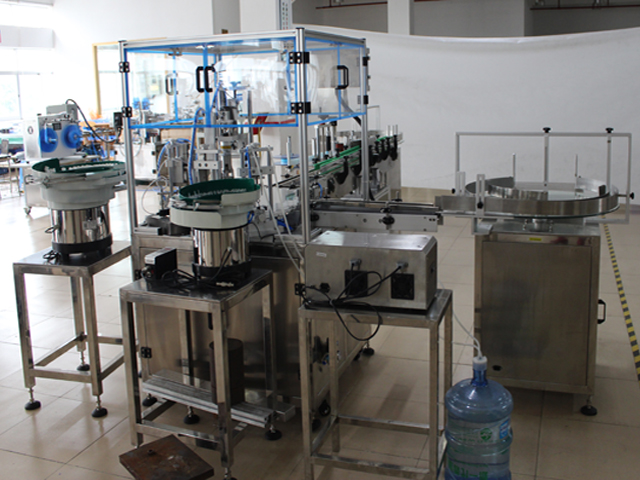 faktiske bilder av filling capping labeling.jpg