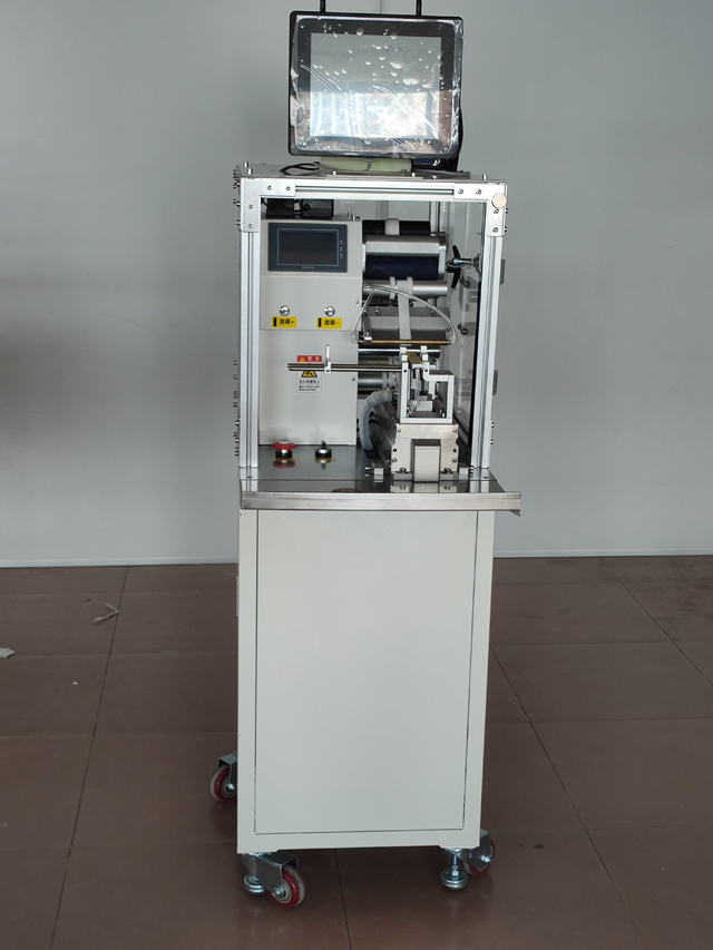 VKPAK LABELING wire med skriver QR.jpg