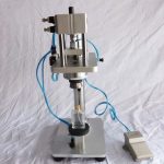 Halvautomatisk pneumatisk stasjonær parfymeglasspressemaskin