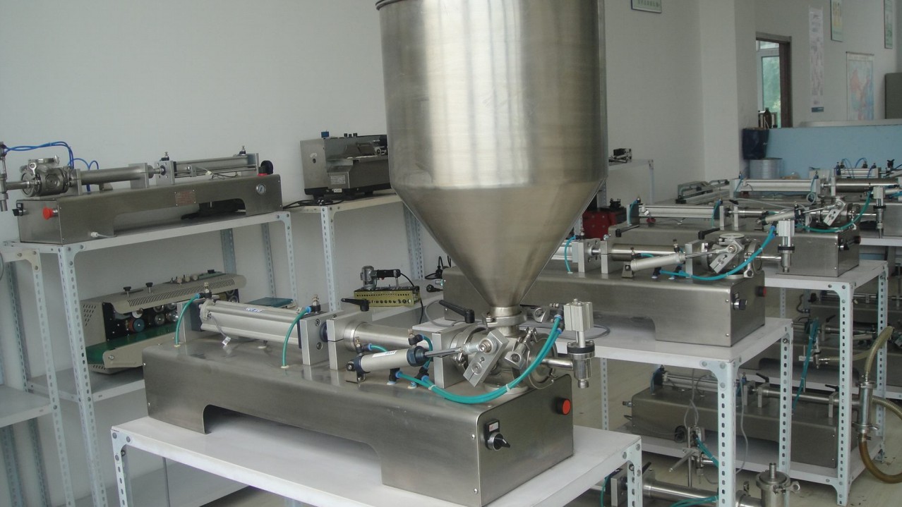 liquid cream lotion filling equipment pneumatic CREAM&LIQUID fyllemaskin.jpg
