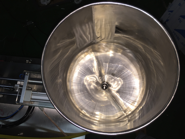 filling hopper for filling sealing påfyllingstrakt for ultralydforsegling filler.jpg