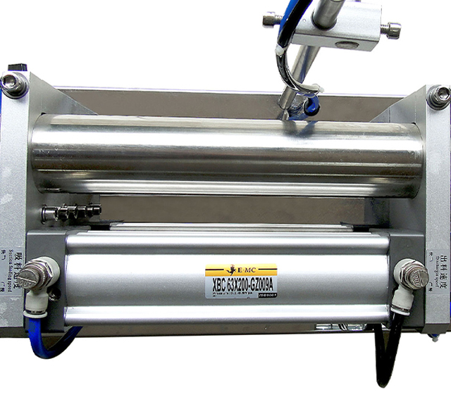 pneumatic filling machine manual for liquid cosmetic field fyllemaskiner for USA-kunde (3).jpg