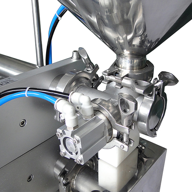 liquid filling machine for lotion shampoo cream Sjampofyllerutstyr.jpg
