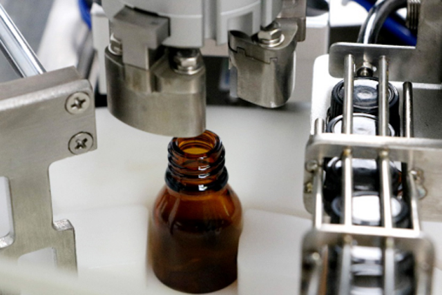 oljeflasker fyllemaskin tabletop.jpg